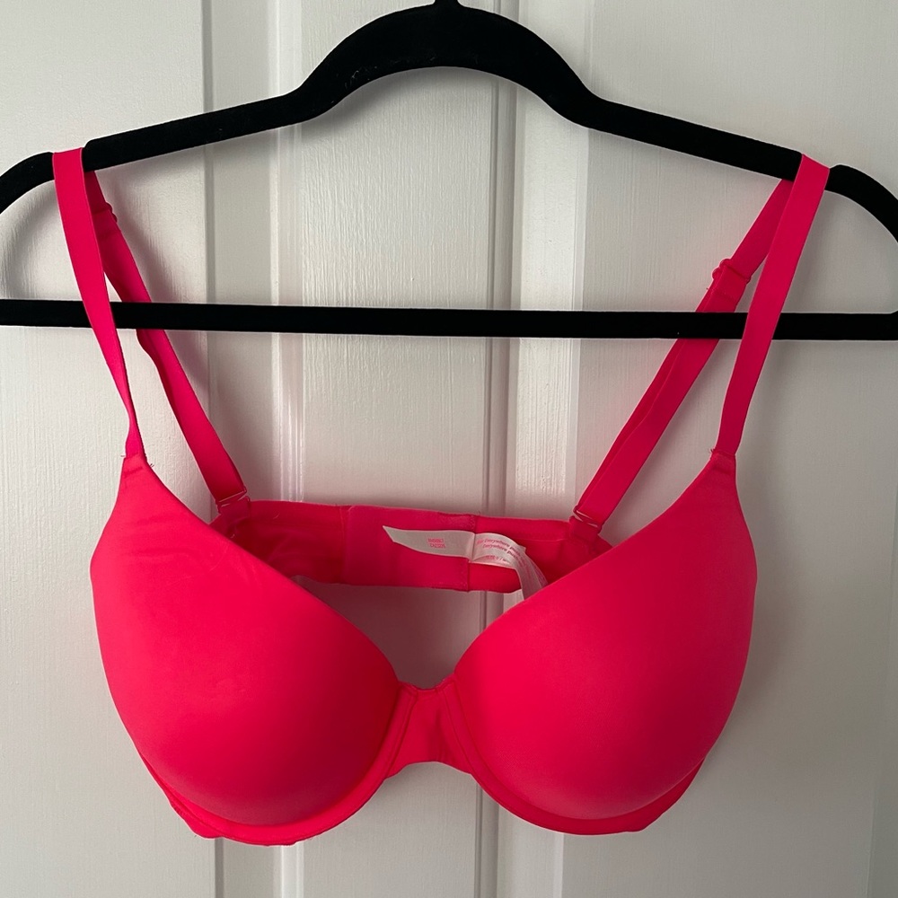 BRAND NEW VS PINK Push-up Bra